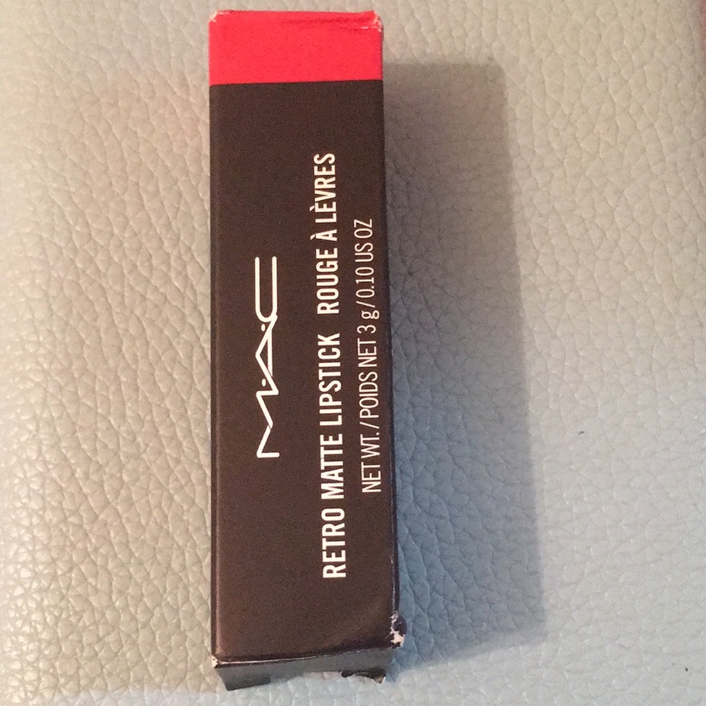 Retro matte lipstick